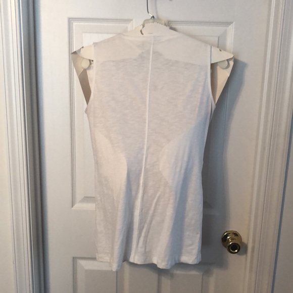 Bundle 3/$10 💛 St. John’s Bay Ladies Tank Top - Picture 4 of 4